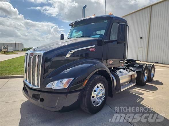 Peterbilt 579 Conventional Trucks / Tractor Trucks