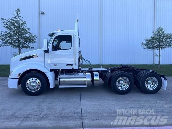 Peterbilt 579 Conventional Trucks / Tractor Trucks