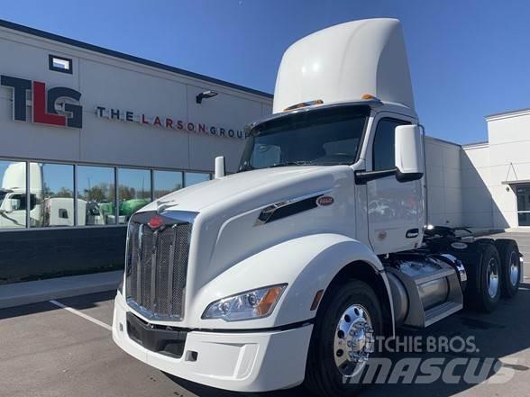 Peterbilt 579 Conventional Trucks / Tractor Trucks