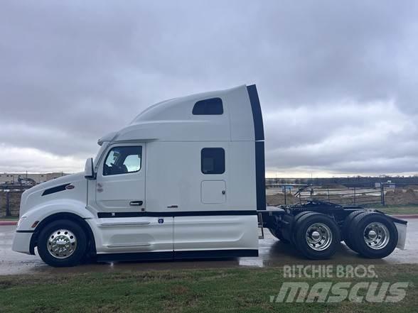 Peterbilt 579 Conventional Trucks / Tractor Trucks
