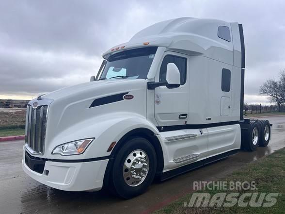 Peterbilt 579 Conventional Trucks / Tractor Trucks
