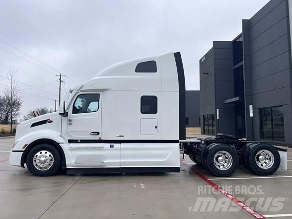 Peterbilt 579 Conventional Trucks / Tractor Trucks