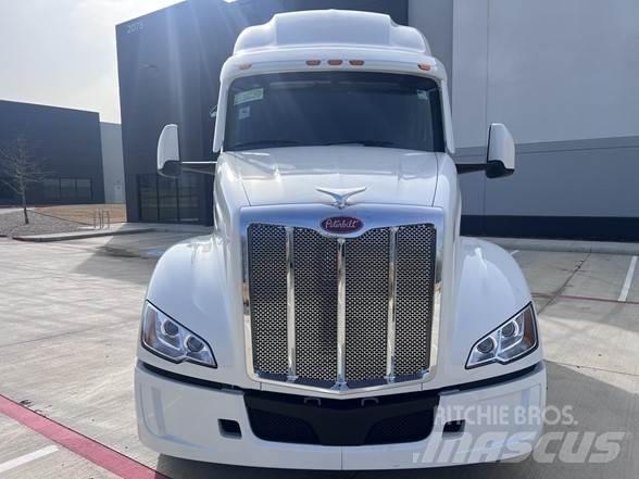 Peterbilt 579 Conventional Trucks / Tractor Trucks