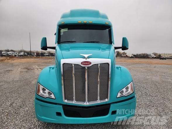 Peterbilt 579 Conventional Trucks / Tractor Trucks