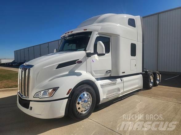 Peterbilt 579 Conventional Trucks / Tractor Trucks