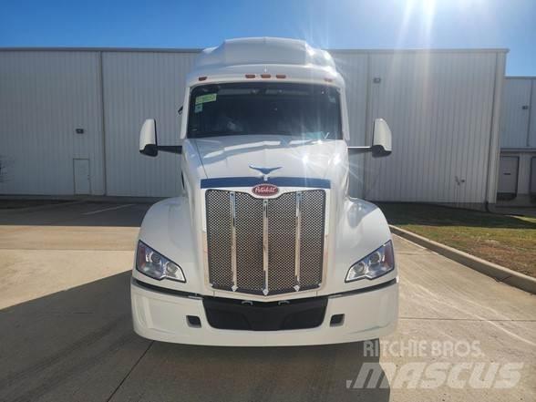 Peterbilt 579 Conventional Trucks / Tractor Trucks