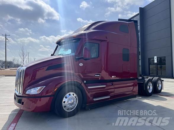 Peterbilt 579 Conventional Trucks / Tractor Trucks