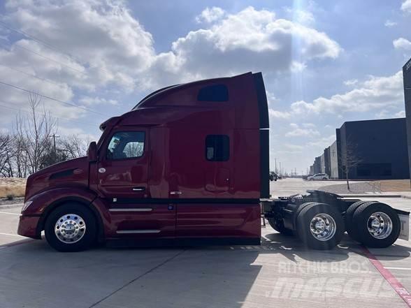 Peterbilt 579 Conventional Trucks / Tractor Trucks