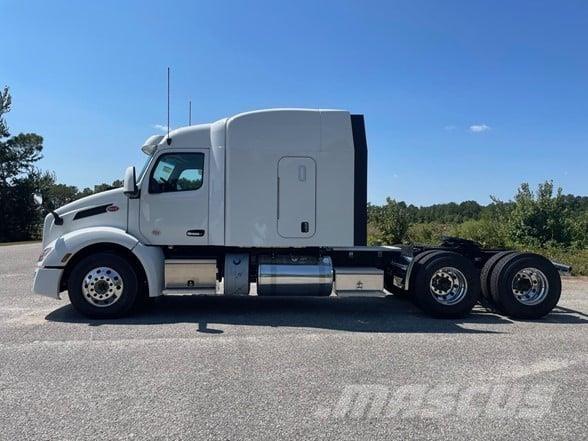 Peterbilt 579 Conventional Trucks / Tractor Trucks