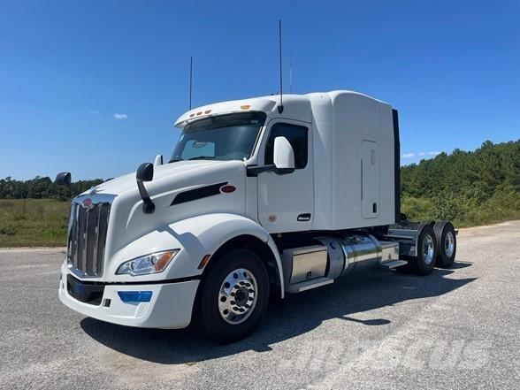 Peterbilt 579 Conventional Trucks / Tractor Trucks