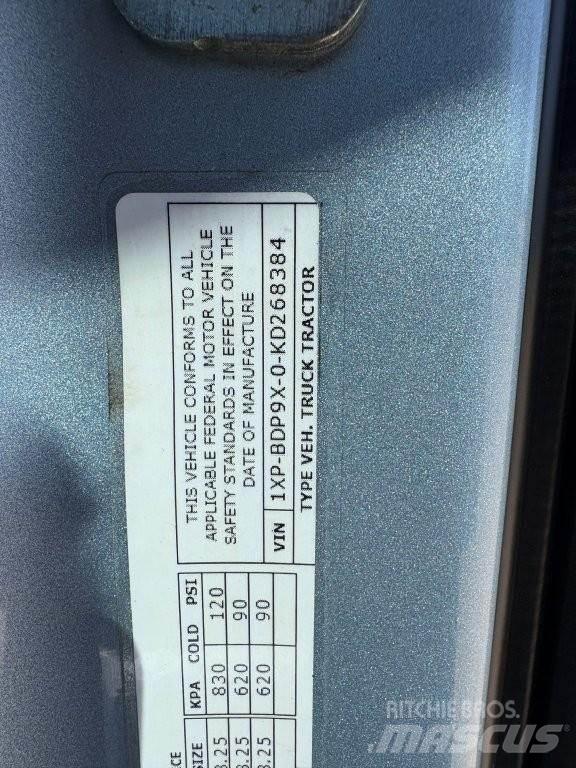 Peterbilt 579 Conventional Trucks / Tractor Trucks