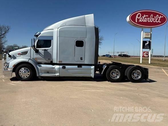 Peterbilt 579 Conventional Trucks / Tractor Trucks