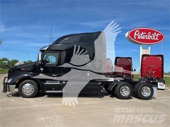Peterbilt 579 Conventional Trucks / Tractor Trucks