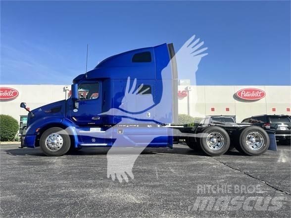 Peterbilt 579 Conventional Trucks / Tractor Trucks