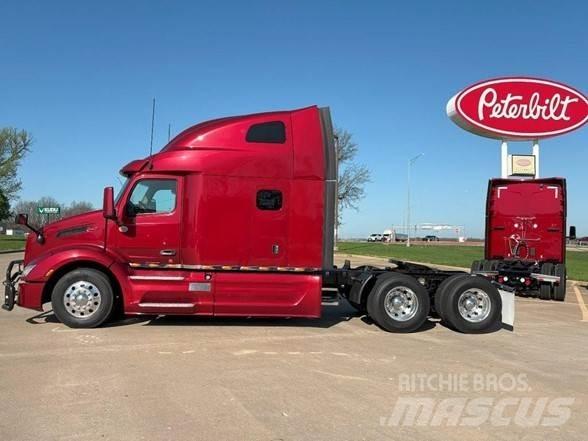 Peterbilt 579 Conventional Trucks / Tractor Trucks