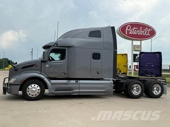 Peterbilt 579 Conventional Trucks / Tractor Trucks