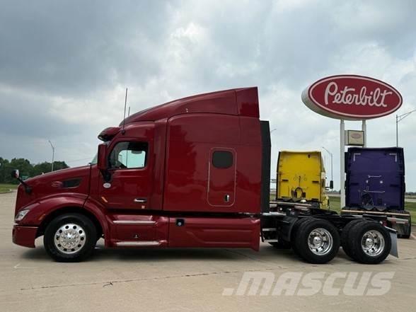 Peterbilt 579 Conventional Trucks / Tractor Trucks