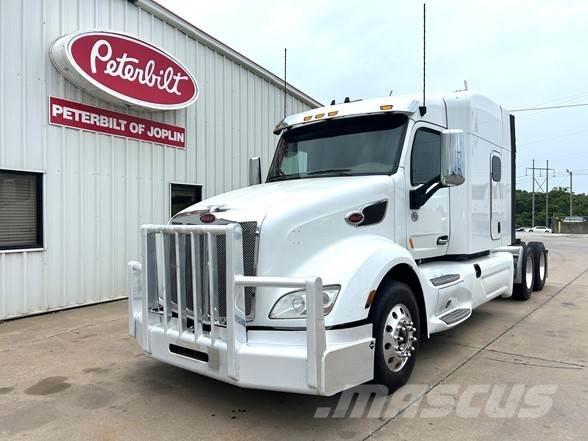 Peterbilt 579 Conventional Trucks / Tractor Trucks