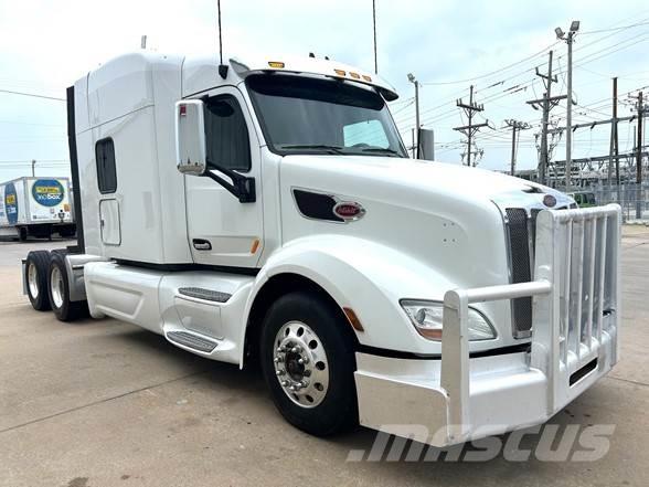 Peterbilt 579 Conventional Trucks / Tractor Trucks