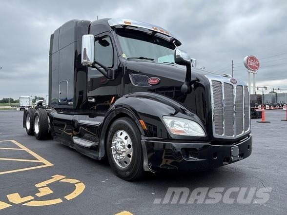 Peterbilt 579 Conventional Trucks / Tractor Trucks