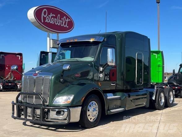 Peterbilt 579 Conventional Trucks / Tractor Trucks