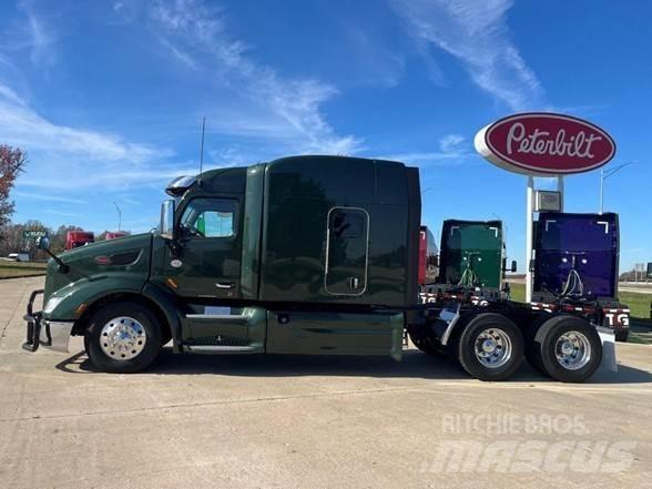 Peterbilt 579 Conventional Trucks / Tractor Trucks