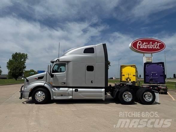 Peterbilt 579 Conventional Trucks / Tractor Trucks