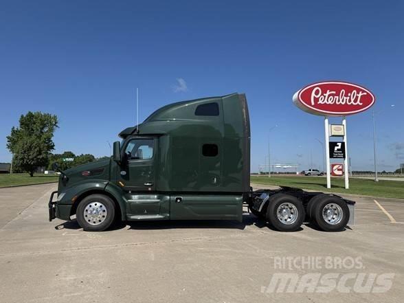 Peterbilt 579 Conventional Trucks / Tractor Trucks