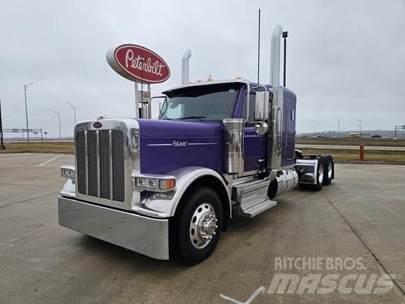 Peterbilt 589 Conventional Trucks / Tractor Trucks