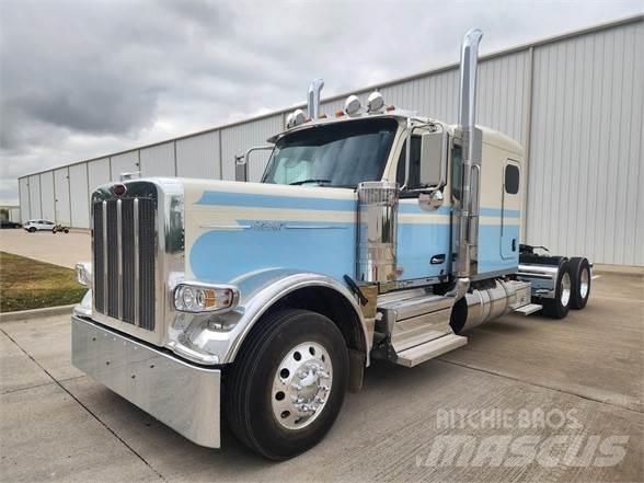 Peterbilt 589 Conventional Trucks / Tractor Trucks