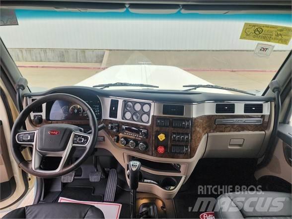 Peterbilt 589 Conventional Trucks / Tractor Trucks