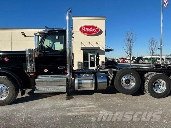 Peterbilt 589 Conventional Trucks / Tractor Trucks