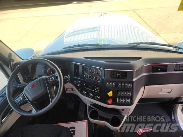 Peterbilt 589 Conventional Trucks / Tractor Trucks