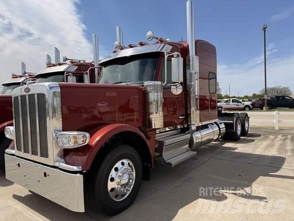 Peterbilt 589 Conventional Trucks / Tractor Trucks