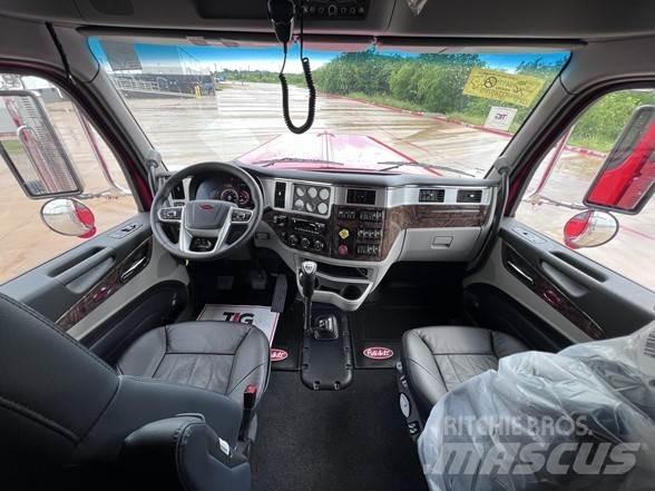 Peterbilt 589 Conventional Trucks / Tractor Trucks
