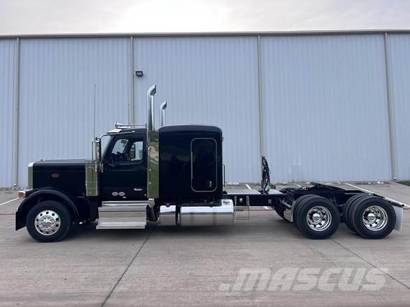 Peterbilt 589 Conventional Trucks / Tractor Trucks