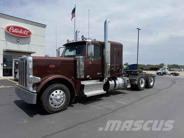 Peterbilt 589 Conventional Trucks / Tractor Trucks