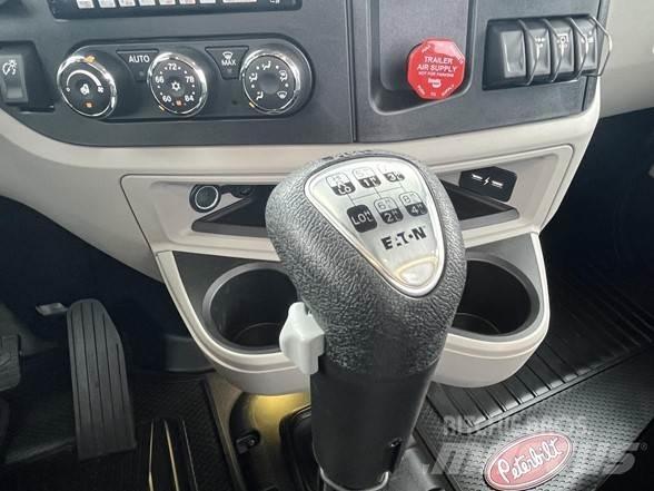 Peterbilt 589 Conventional Trucks / Tractor Trucks