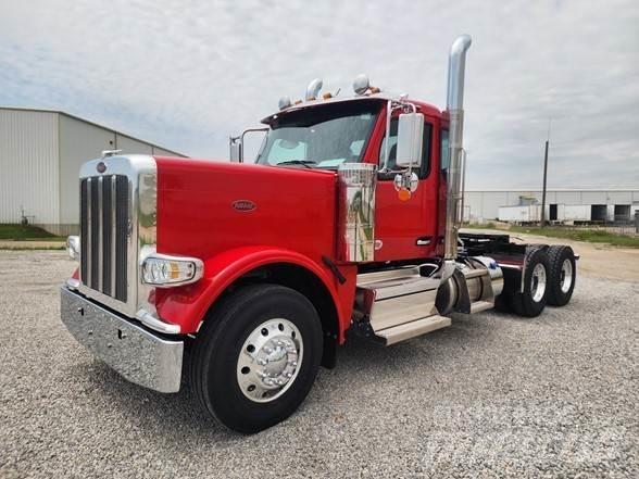 Peterbilt 589 Conventional Trucks / Tractor Trucks