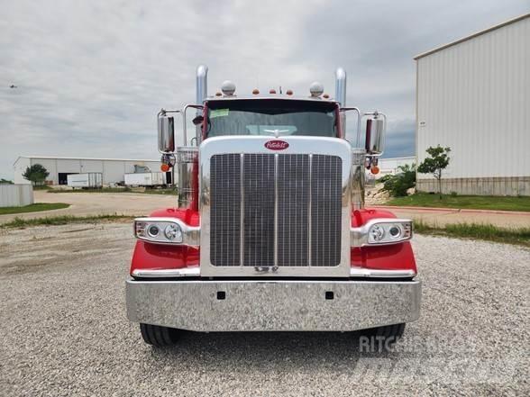Peterbilt 589 Conventional Trucks / Tractor Trucks