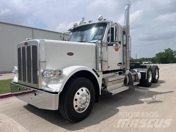 Peterbilt 589 Conventional Trucks / Tractor Trucks