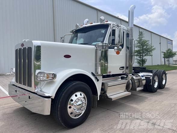 Peterbilt 589 Conventional Trucks / Tractor Trucks