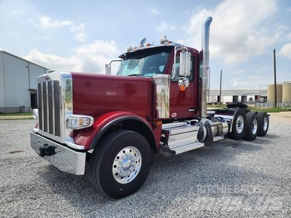 Peterbilt 589 Conventional Trucks / Tractor Trucks