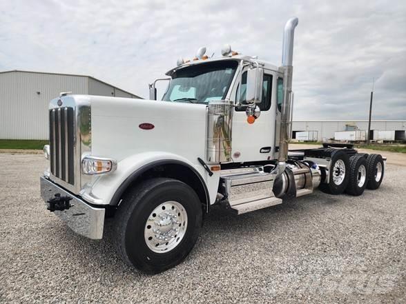 Peterbilt 589 Conventional Trucks / Tractor Trucks