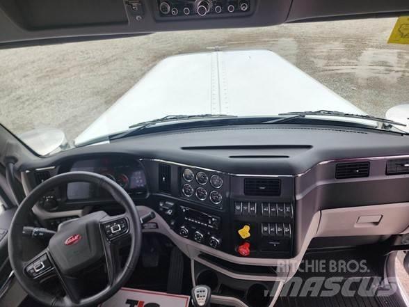 Peterbilt 589 Conventional Trucks / Tractor Trucks