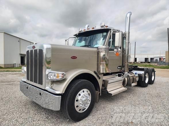 Peterbilt 589 Conventional Trucks / Tractor Trucks