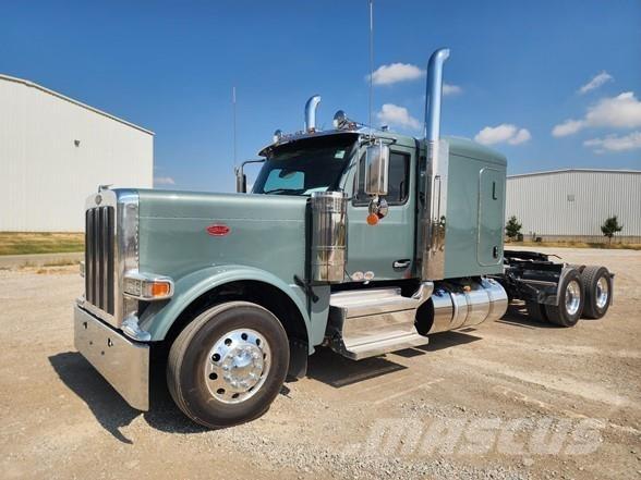 Peterbilt 589 Conventional Trucks / Tractor Trucks