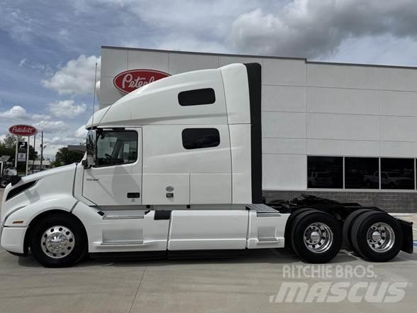 Volvo VNL42860 Conventional Trucks / Tractor Trucks