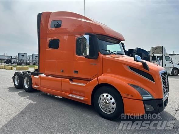 Volvo VNL42T760 Conventional Trucks / Tractor Trucks