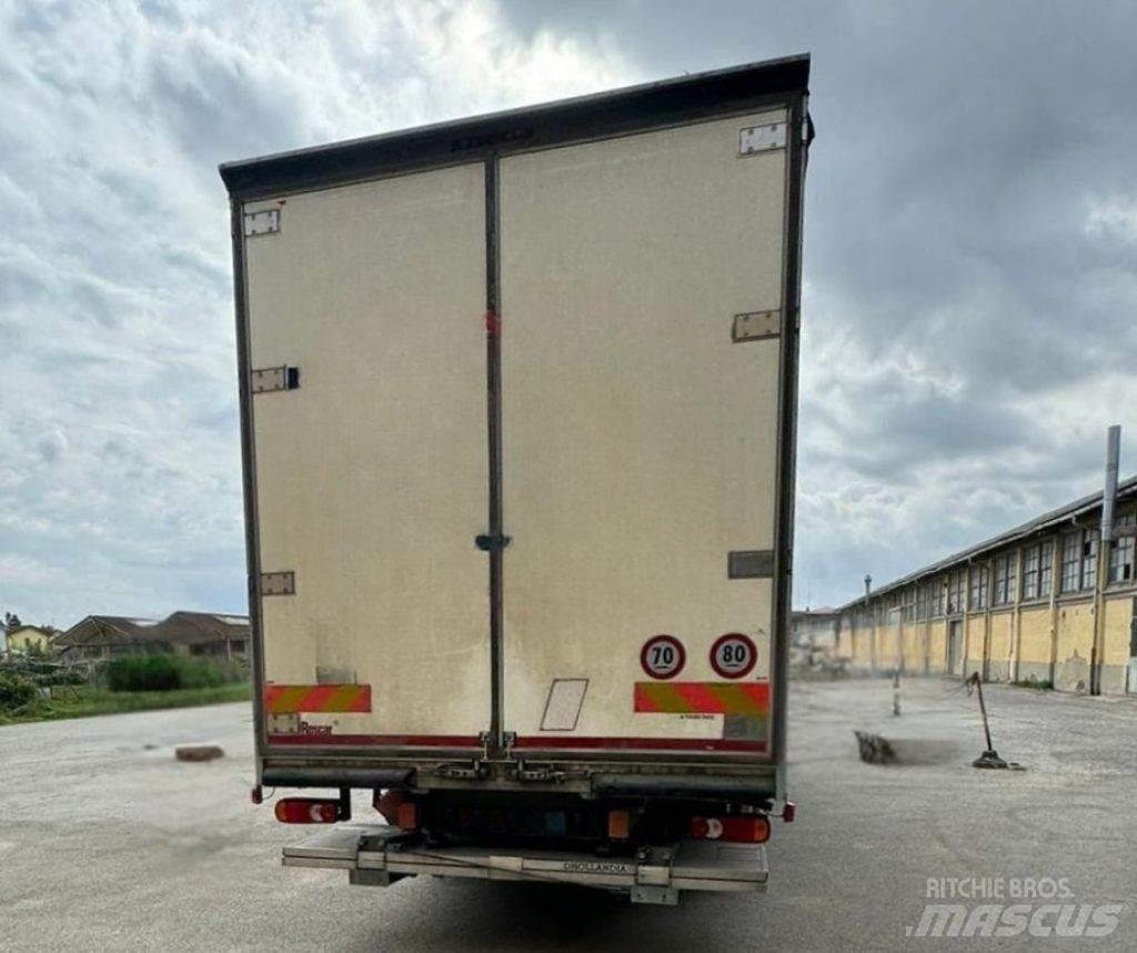 Renault D Conventional Trucks / Tractor Trucks
